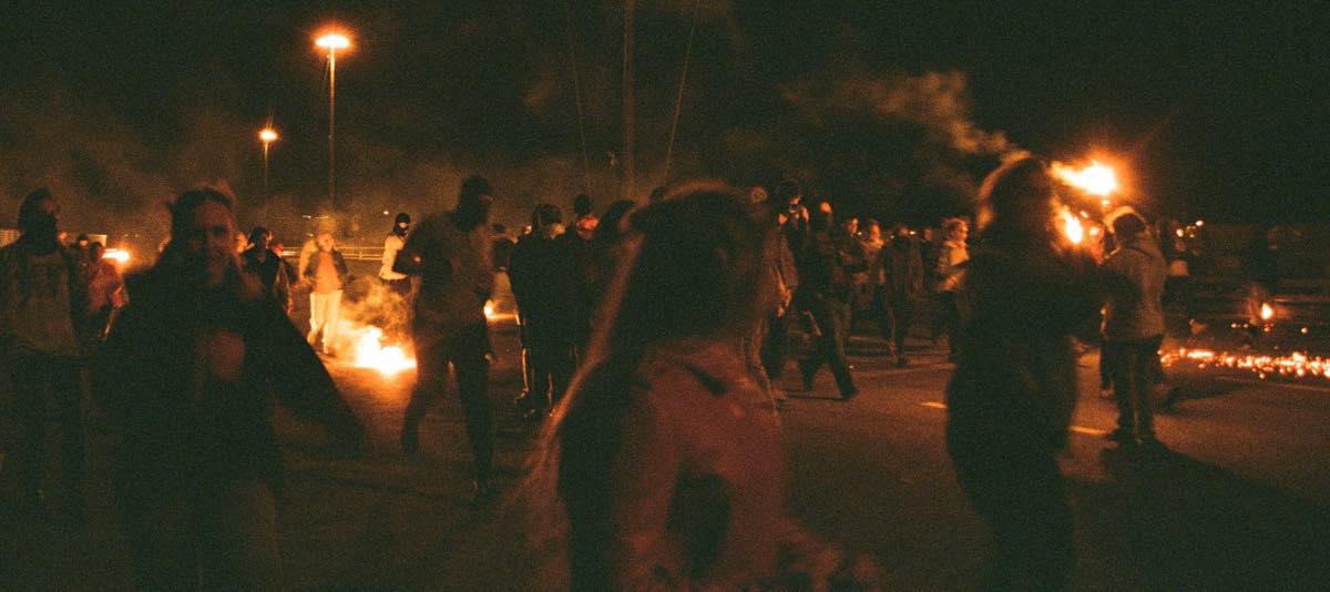 Proteste in Sevilla: Jugendliche gehen wegen Ausgangssperre auf die Strasse