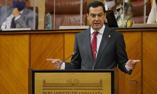 Einigkeit erzielt: Juanma Moreno mit starker Unterstützung nach Debatte