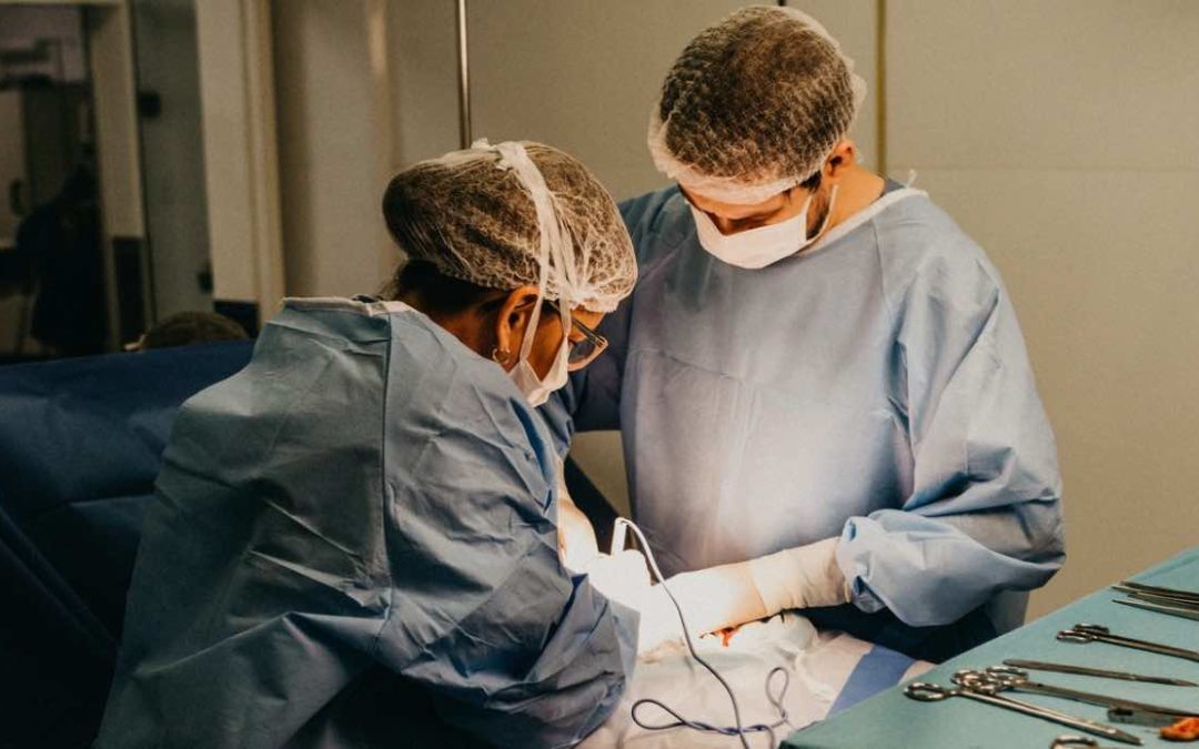 Krankenhäuser reduzieren Operationen, um ausreichend Corona-Kapazität zu haben