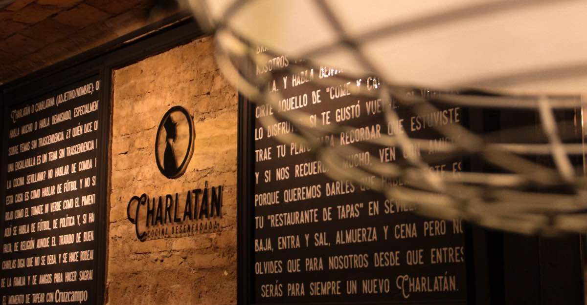 Das „Charlatán“ in Sevilla bewirtet Bedürftige während des Shutdowns