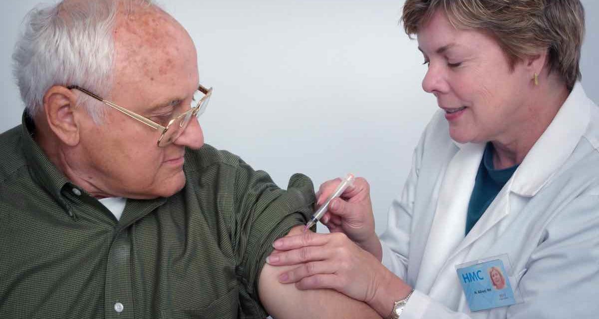 Junta schlägt vor: 3. Corona-Impfung gemeinsam mit der Grippe-Impfung