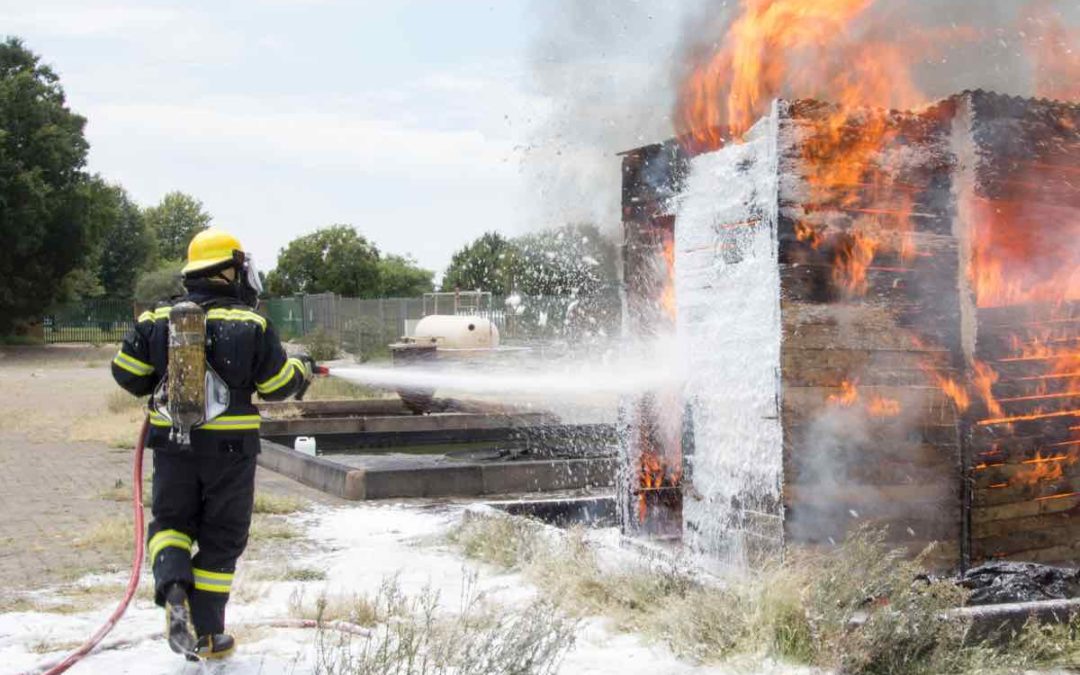 Person stirbt bei Brand in einer Baracke in Lepe
