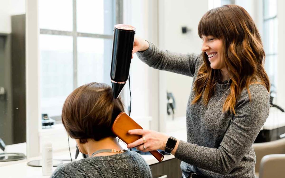 Friseure und Kosmetikerinnen fordern eine Mehrwertsteuer von 10%