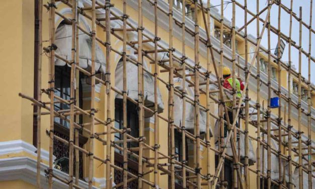 24jähriger Arbeiter stirbt nach Sturz aus großer Höhe