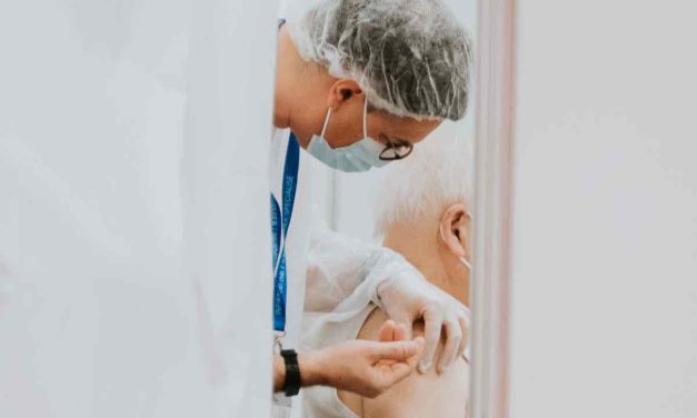 Andalusier zwischen 41 und 46 können jetzt Impftermin beantragen