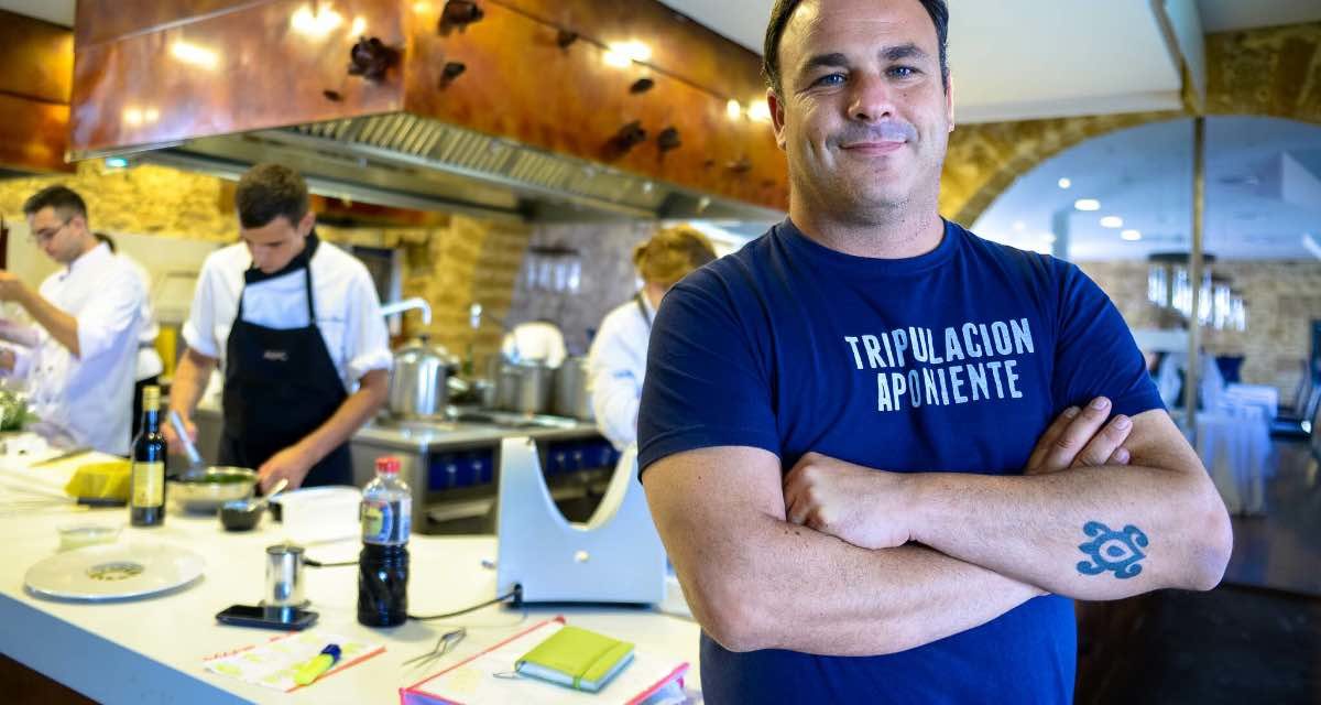 Ángel León präsentiert eine Paella ohne Sofrito mit Wasser, Mikroalgen und Kollagen