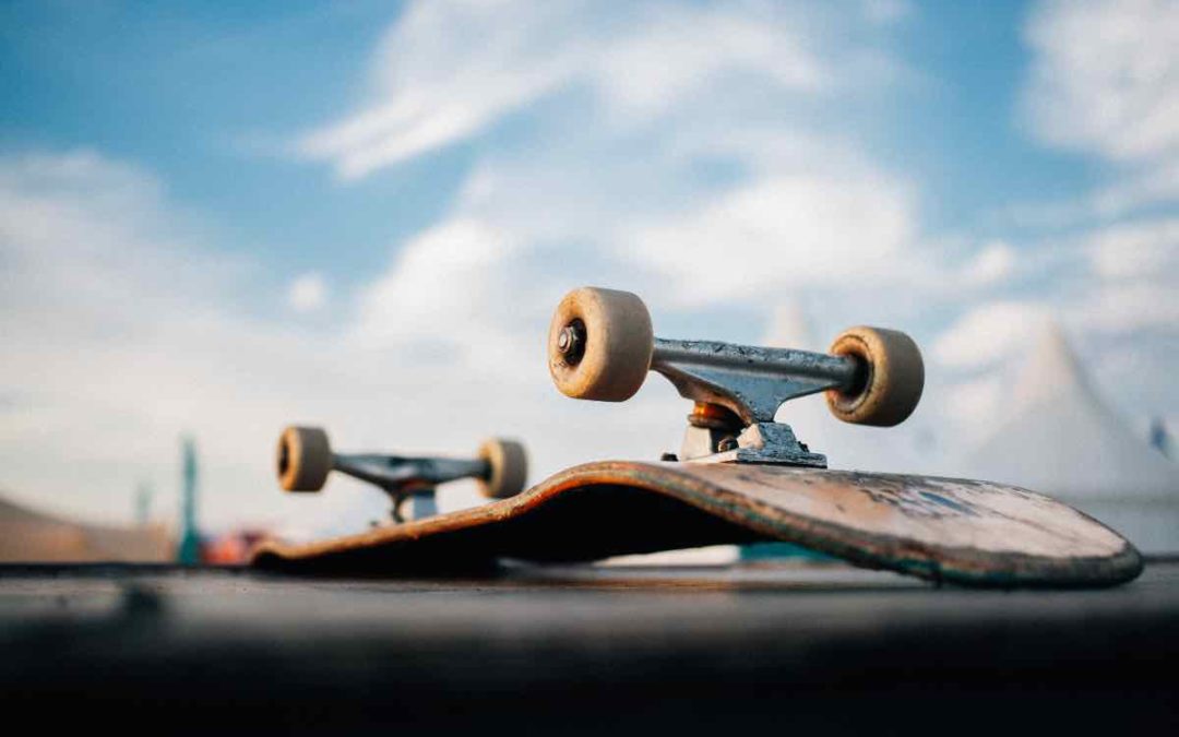 Junger Mann stirbt nach Sturz vom Skateboard