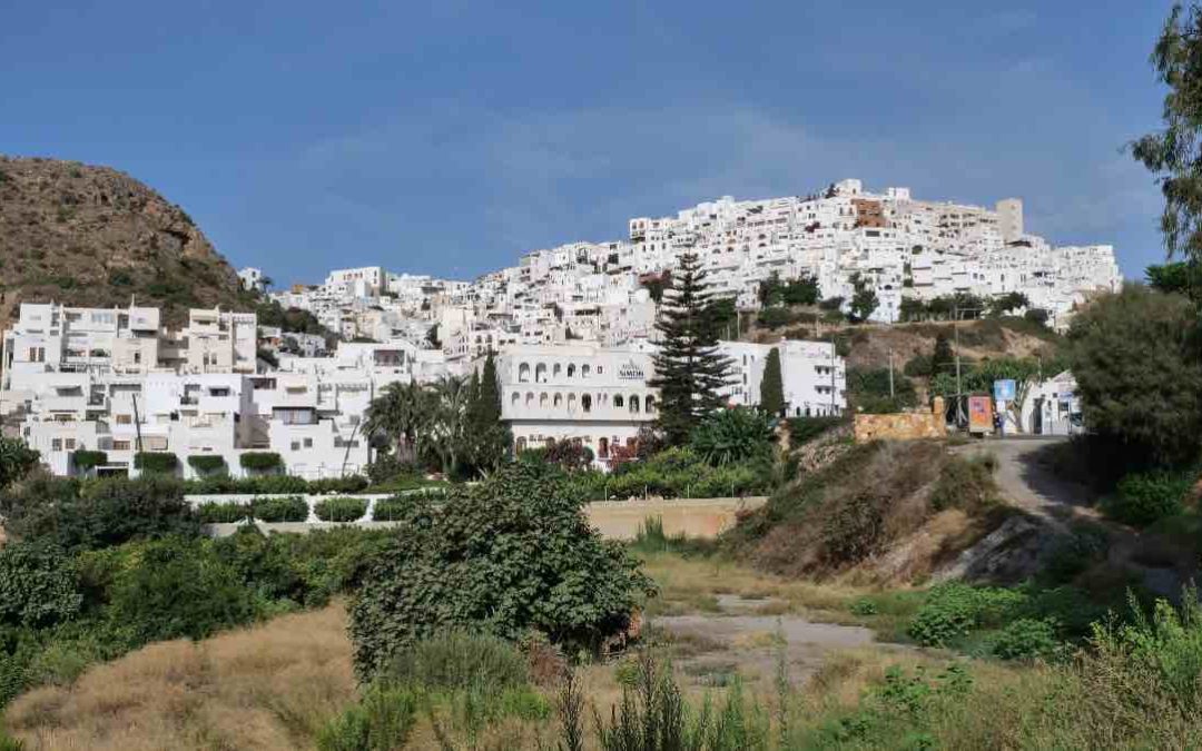 Mojácar – ein schöner Ferienort mit weißen Häusern