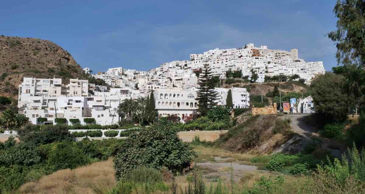 Mojácar – ein schöner Ferienort mit weißen Häusern