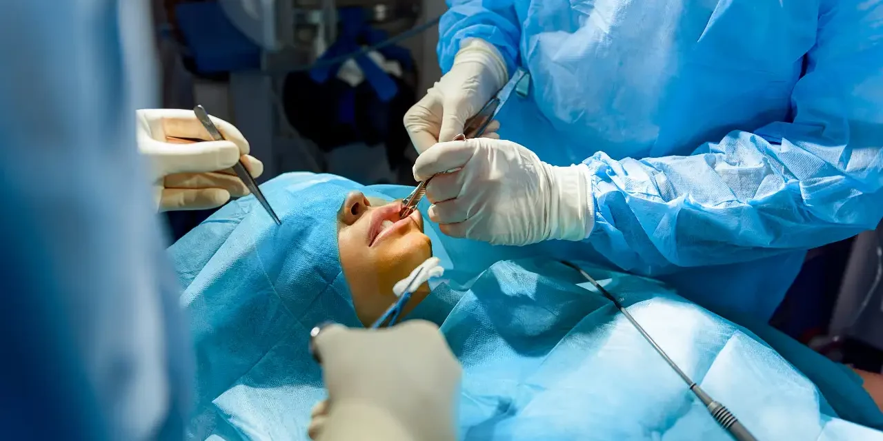 Warnung vor ästhetischer Gewalt bei Minderjährigen