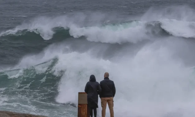 Spanien im Unwettermodus: Borrasca Oriana bringt Sturm, Starkregen und Schnee